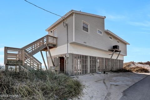 A home in North Topsail Beach