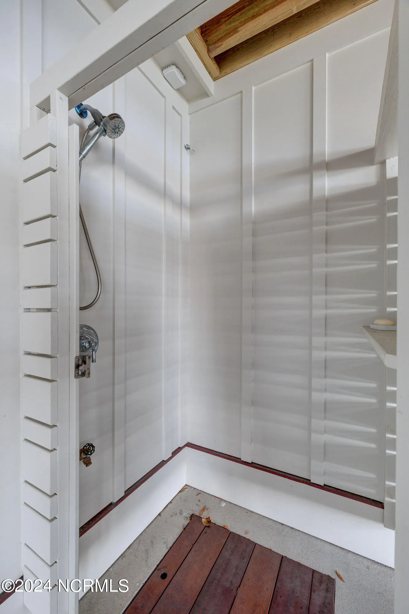 Hampstead, North Carolina 28443, United States, 5 Bedrooms Bedrooms, ,4 BathroomsBathrooms,Residential,Active,38677