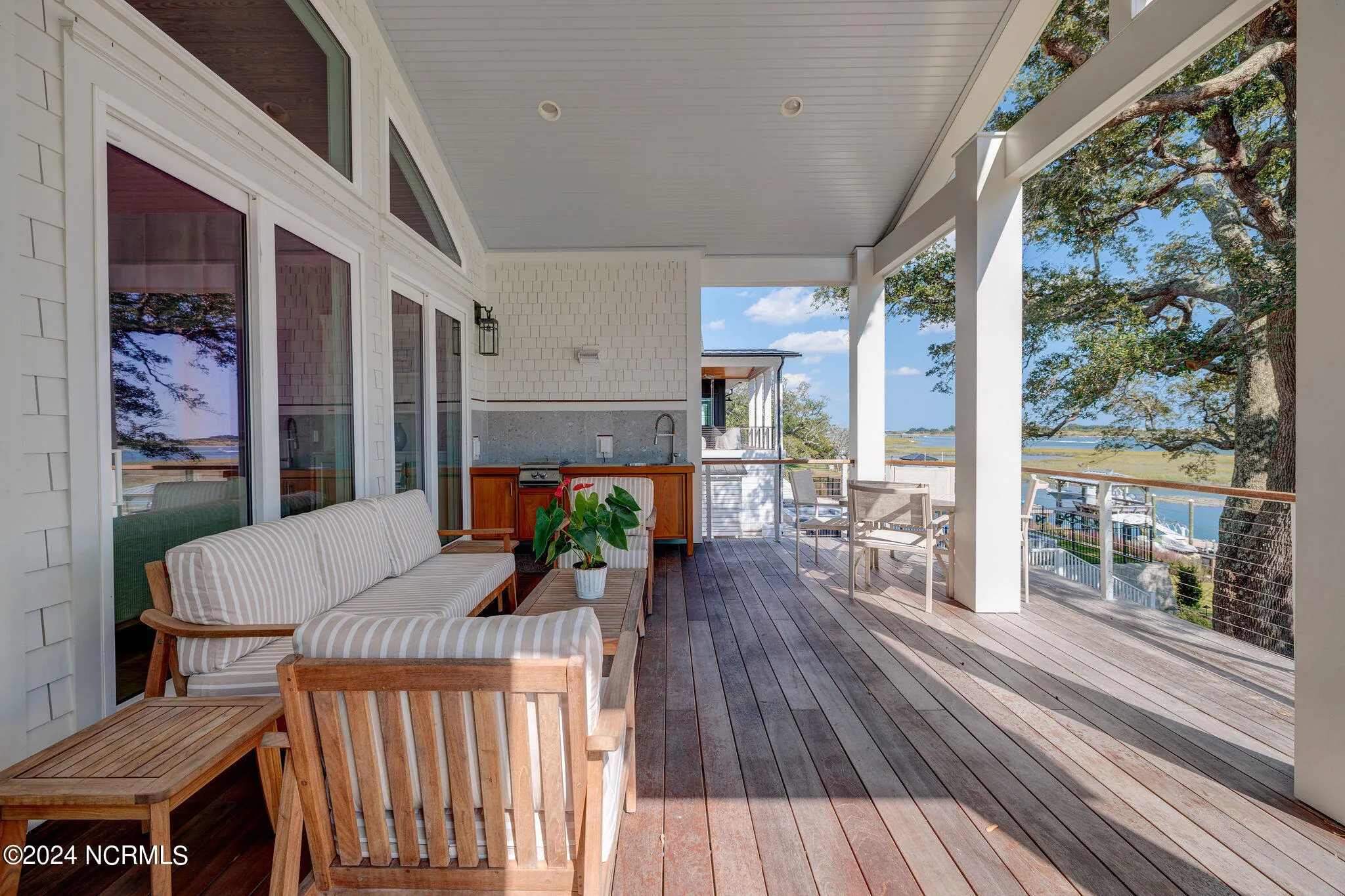 Hampstead, North Carolina 28443, United States, 5 Bedrooms Bedrooms, ,4 BathroomsBathrooms,Residential,Active,38677