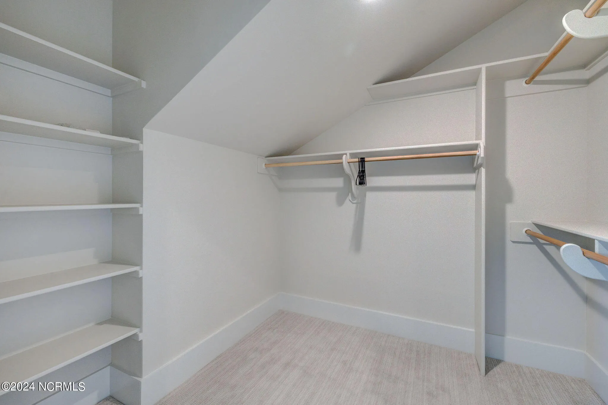 Hampstead, North Carolina 28443, United States, 5 Bedrooms Bedrooms, ,4 BathroomsBathrooms,Residential,Active,38677