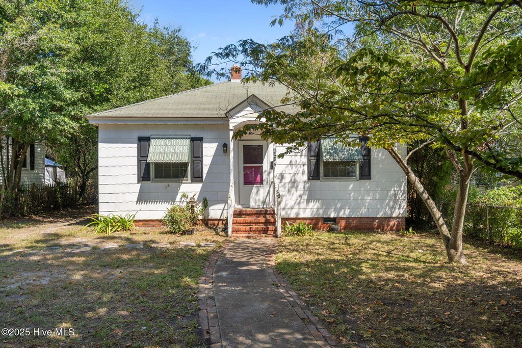 Photo of 2061 Burnett Boulevard, Wilmington, NC 28401 (MLS # 100529462)