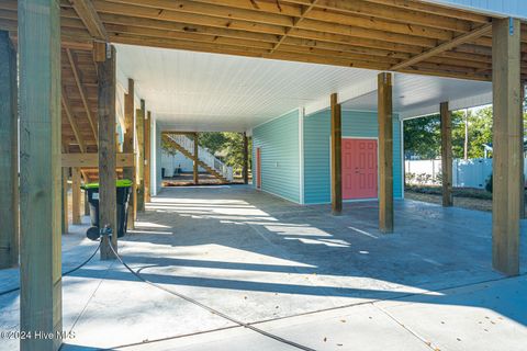 A home in Oak Island