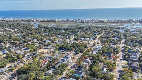 A home in Oak Island