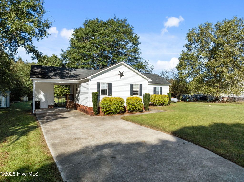 Photo of 602 Eagles Nest Road, Grimesland, NC 27837 (MLS # 100534847)