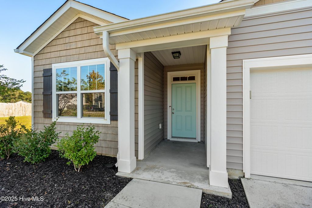 Photo of 610 Granite Lane, Castle Hayne, NC 28429 (MLS # 100532758)