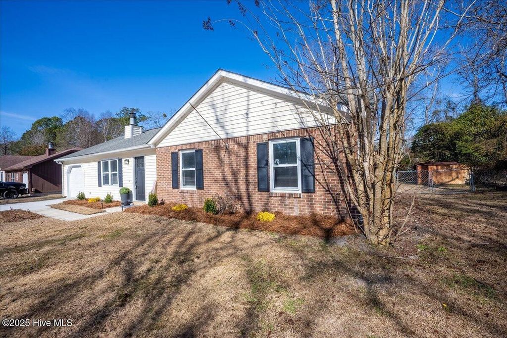 Photo of 2106 Foxhorn Road, Trent Woods, NC 28562 (MLS # 100524893)