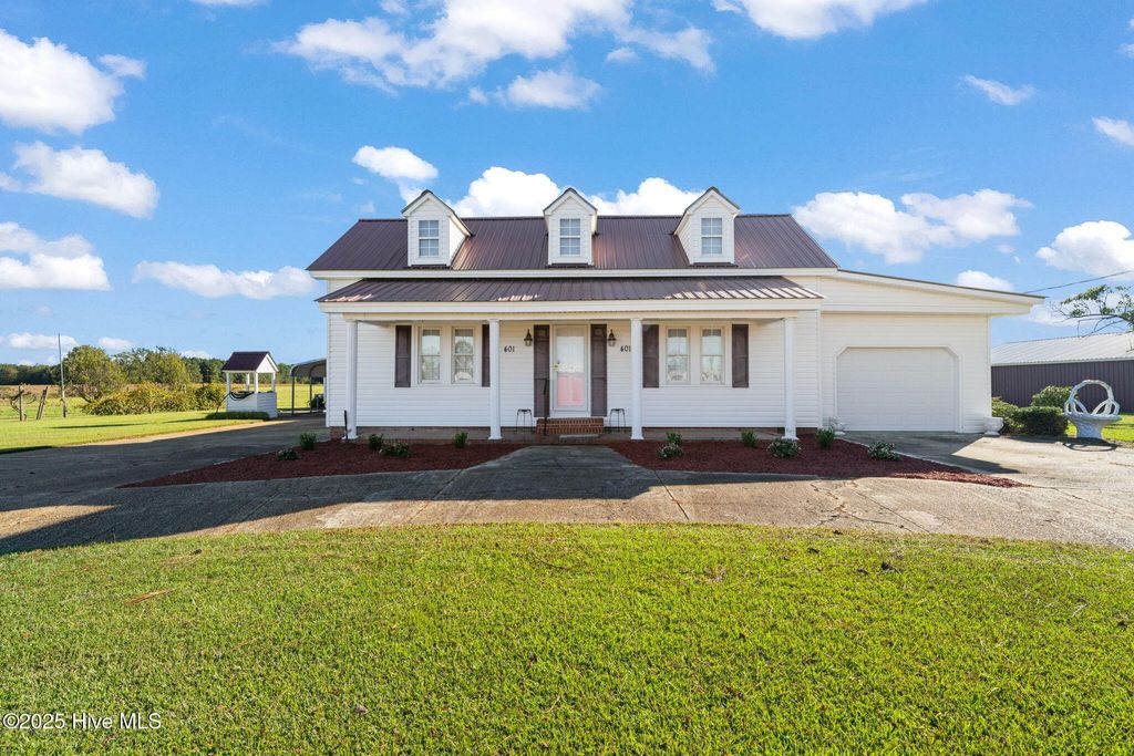 Photo of 401 Allens Crossroads Road, Four Oaks, NC 27524 (MLS # 100537597)