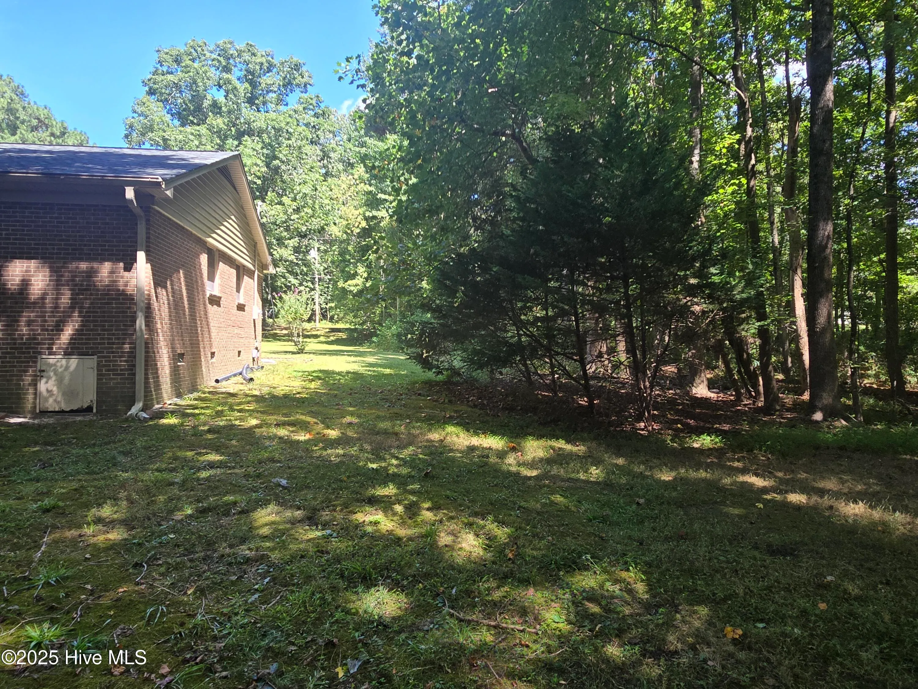 Southern Pines, North Carolina 28387, United States, 3 Bedrooms Bedrooms, ,2 BathroomsBathrooms,Residential,Active,210911