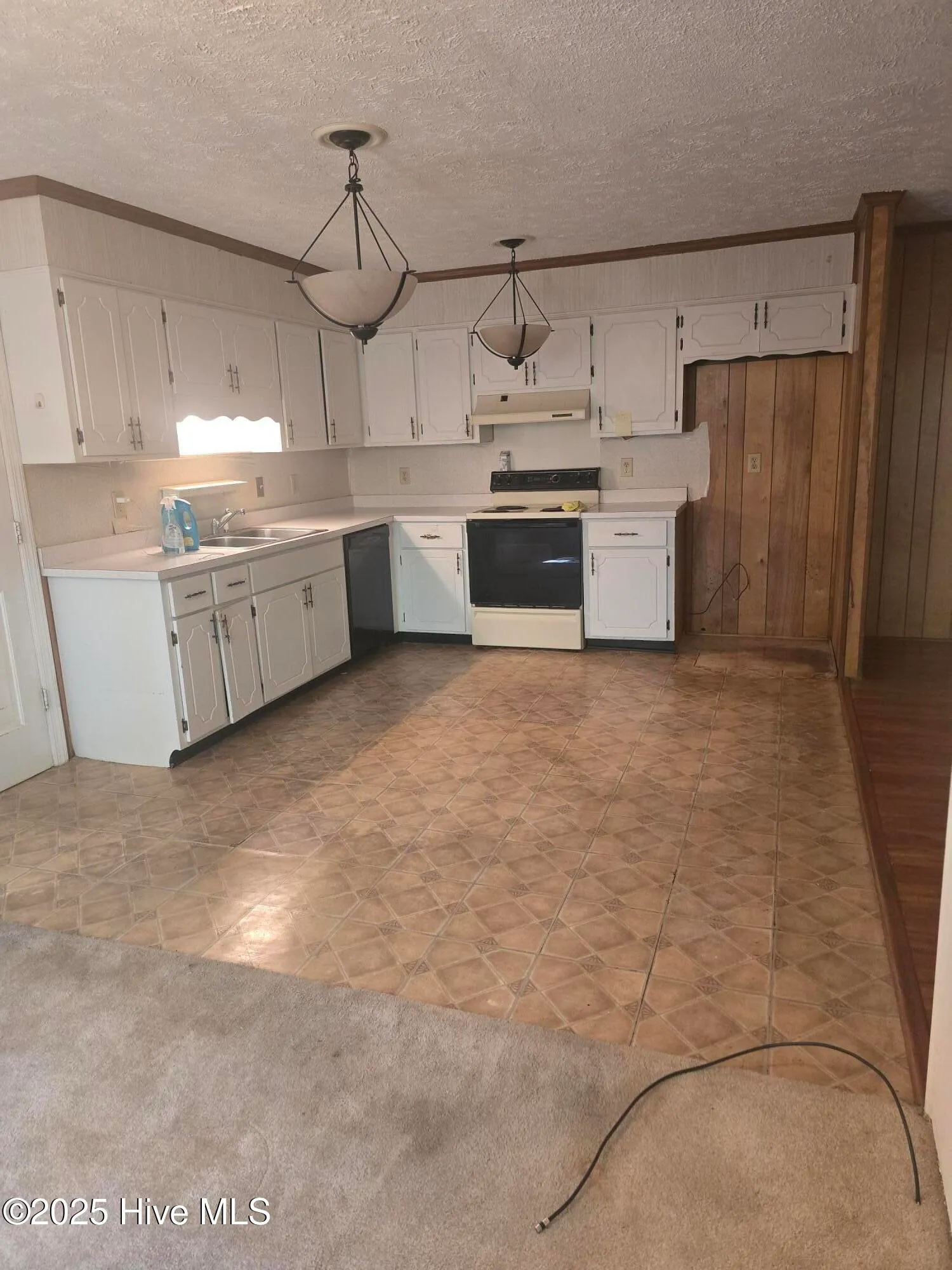 Southern Pines, North Carolina 28387, United States, 3 Bedrooms Bedrooms, ,2 BathroomsBathrooms,Residential,Active,210911