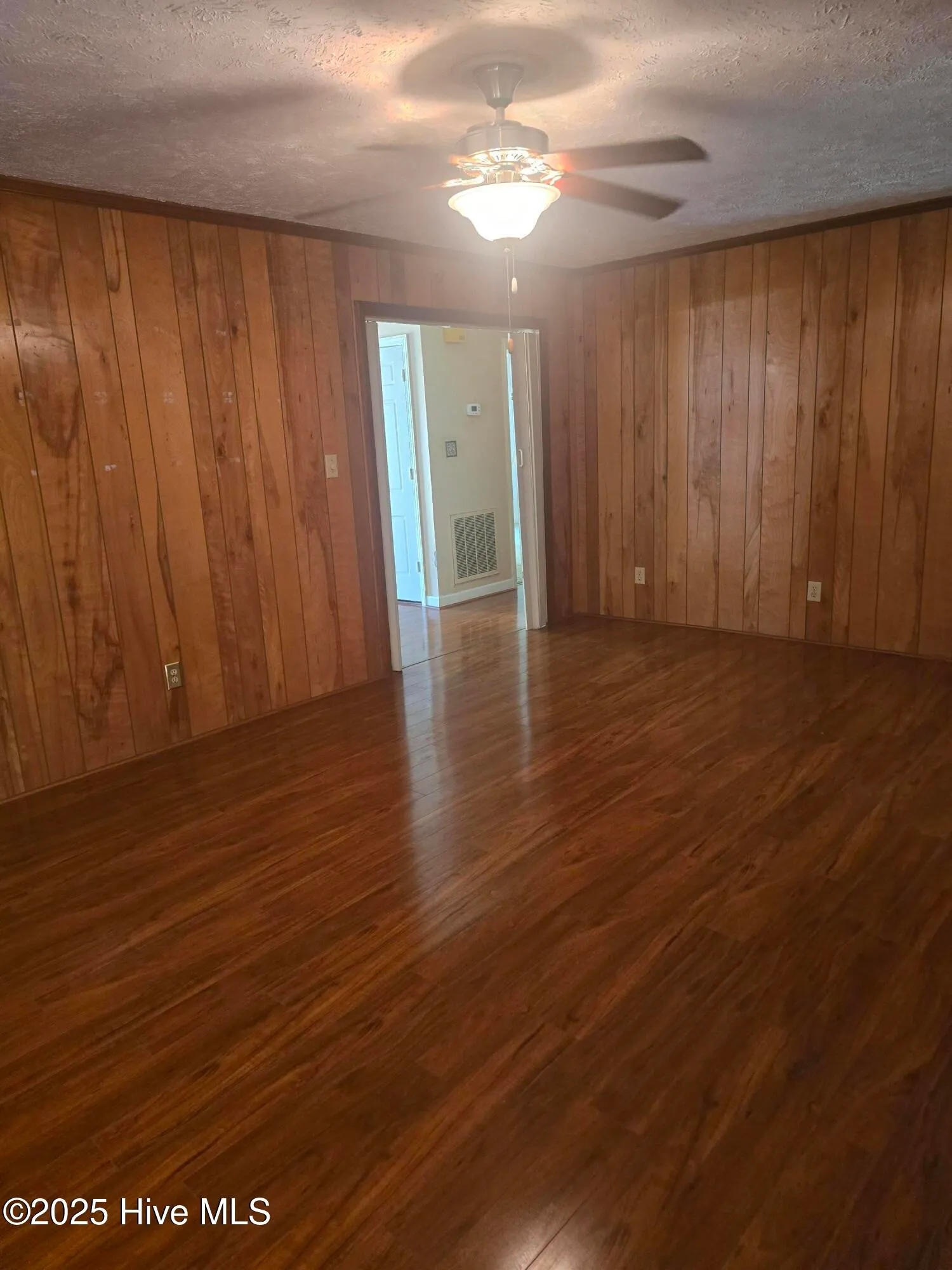 Southern Pines, North Carolina 28387, United States, 3 Bedrooms Bedrooms, ,2 BathroomsBathrooms,Residential,Active,210911