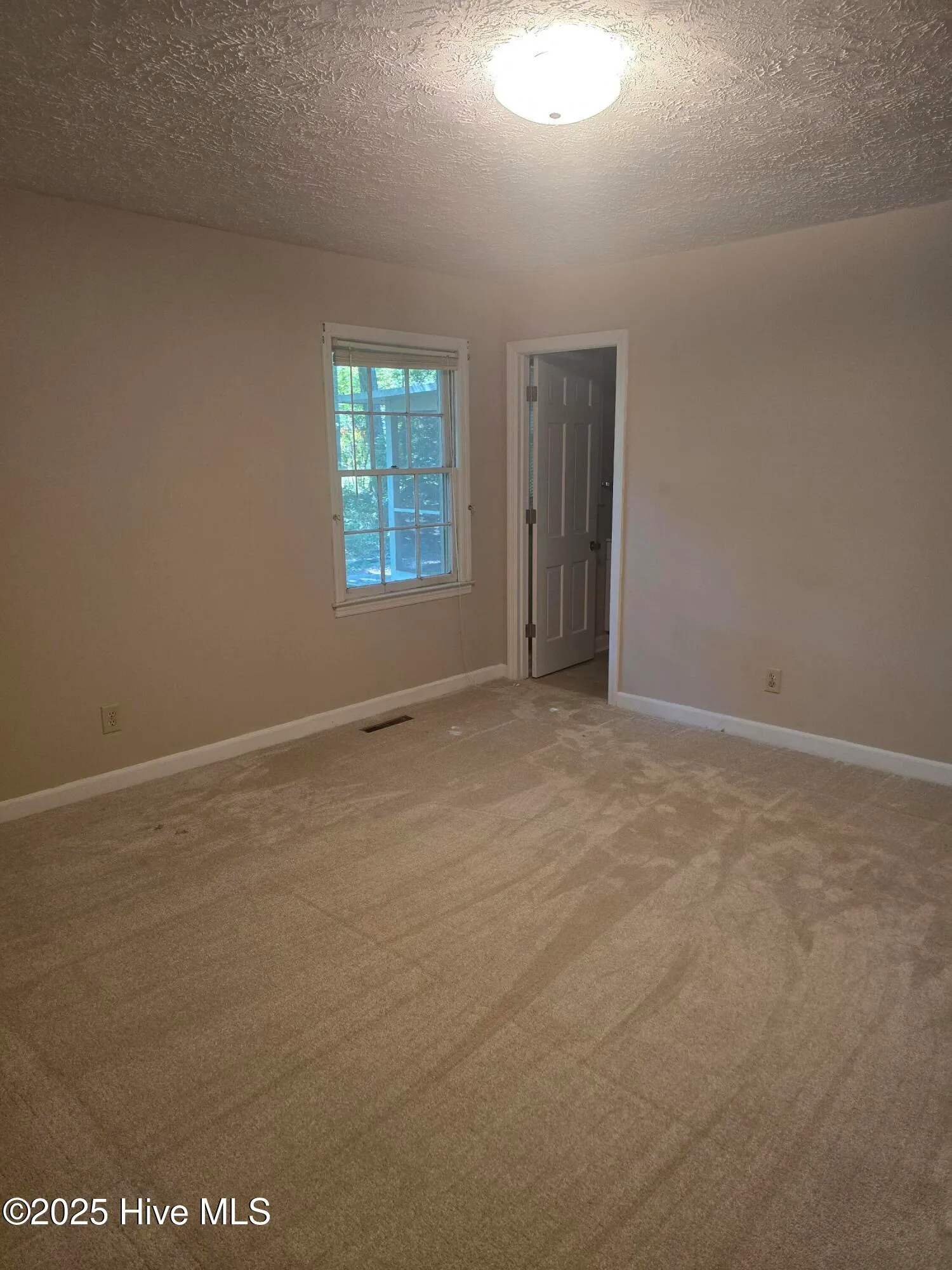 Southern Pines, North Carolina 28387, United States, 3 Bedrooms Bedrooms, ,2 BathroomsBathrooms,Residential,Active,210911