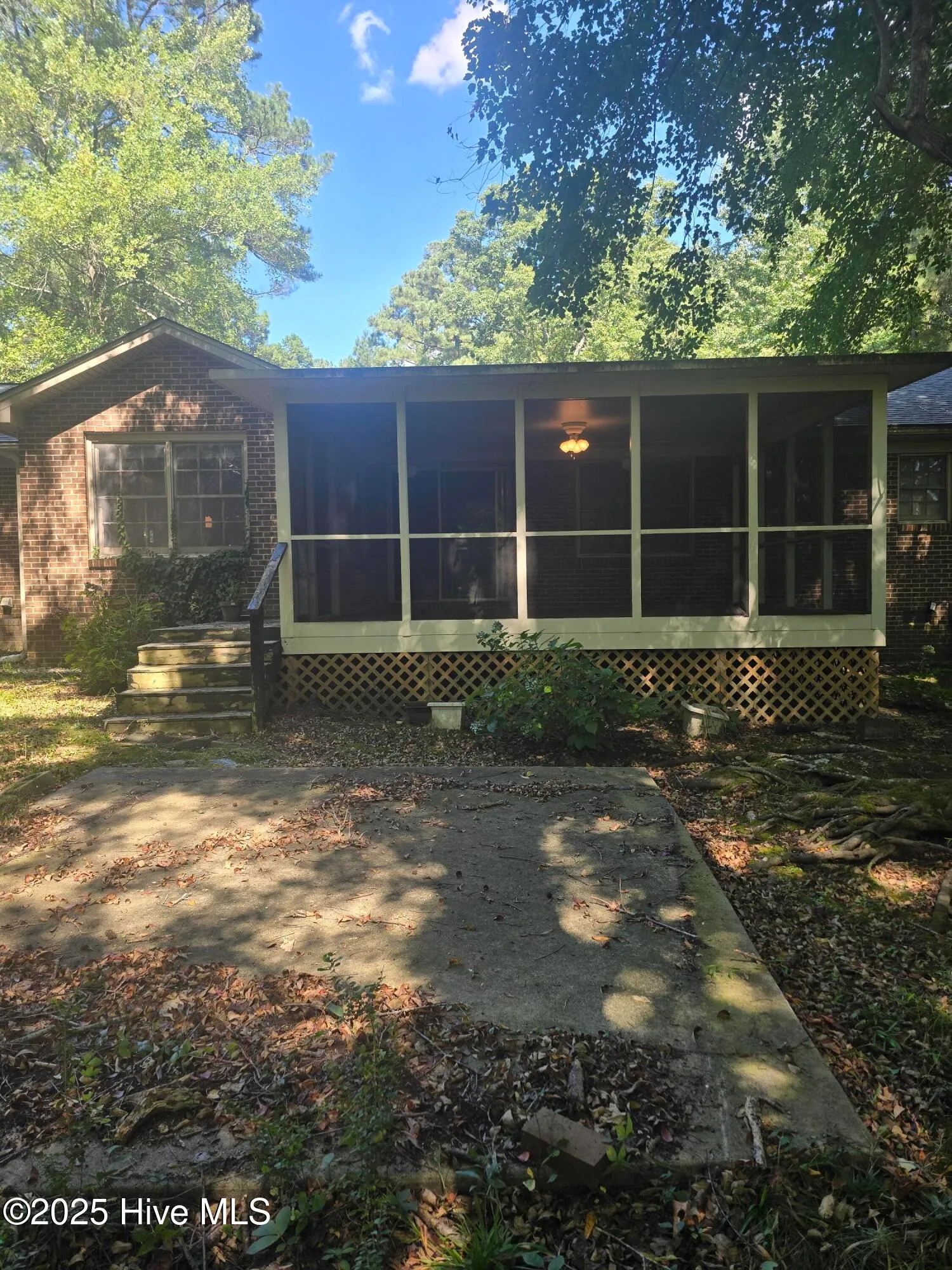 Southern Pines, North Carolina 28387, United States, 3 Bedrooms Bedrooms, ,2 BathroomsBathrooms,Residential,Active,210911