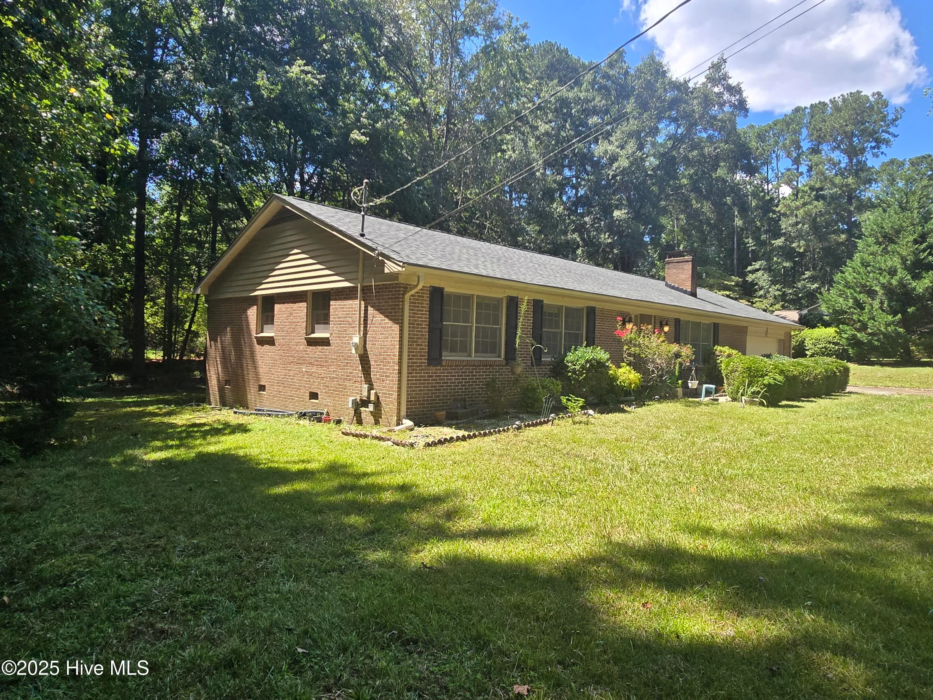 Southern Pines, North Carolina 28387, United States, 3 Bedrooms Bedrooms, ,2 BathroomsBathrooms,Residential,Active,210911