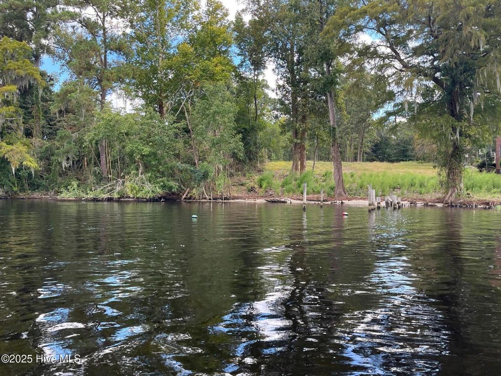 Photo of 2321 Chinquapin Road, New Bern, NC 28562 (MLS # 100531643)