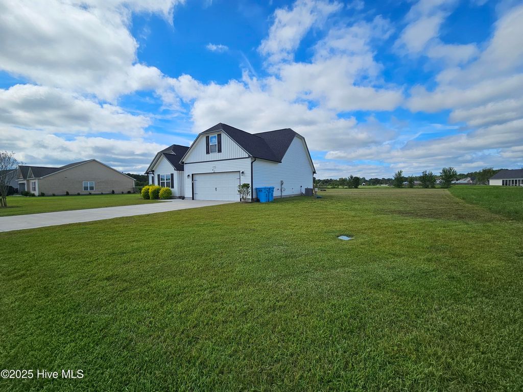 Photo of 115 Cherry Ridge Court, Richlands, NC 28574 (MLS # 100526822)