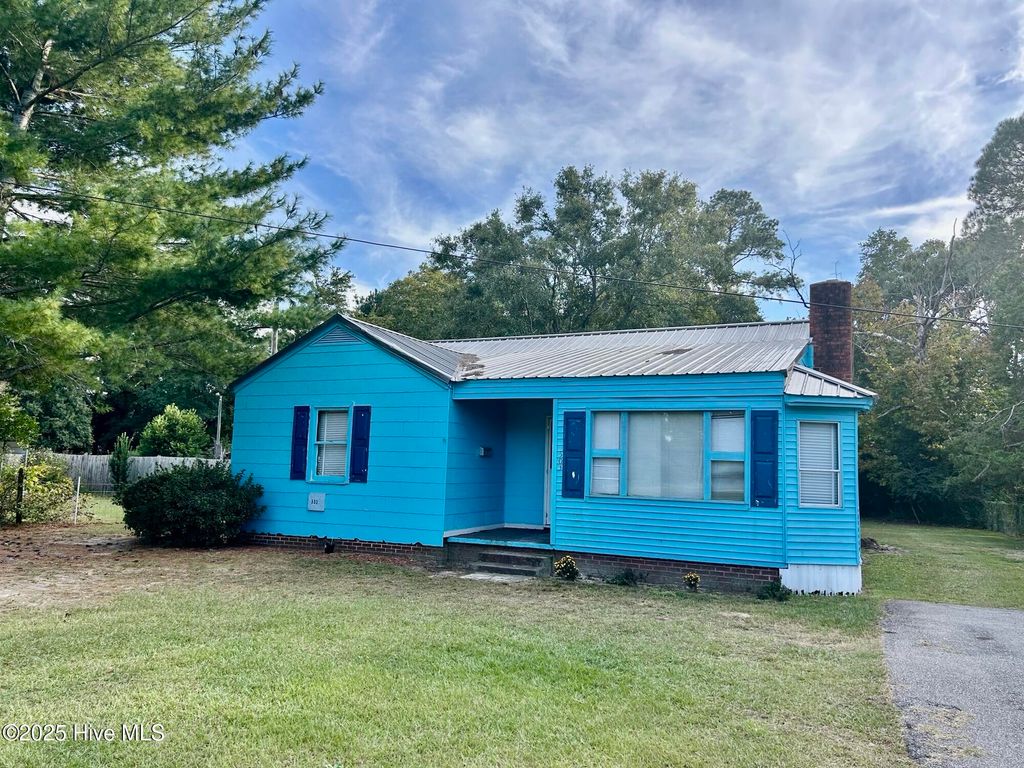 Photo of 503 W Scotland Street, Maxton, NC 28364 (MLS # 100535261)