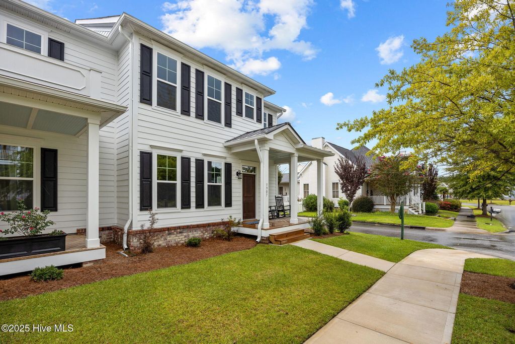 Photo of 3907 Reunion Pointe Lane, New Bern, NC 28562 (MLS # 100457073)