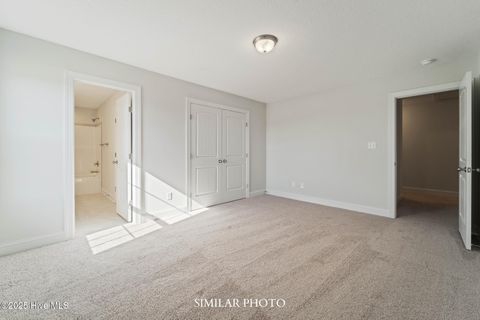 Tiny photo for 1894 Olde Towne Pointe Boulevard, Jacksonville, NC 28546 (MLS # 100538457)