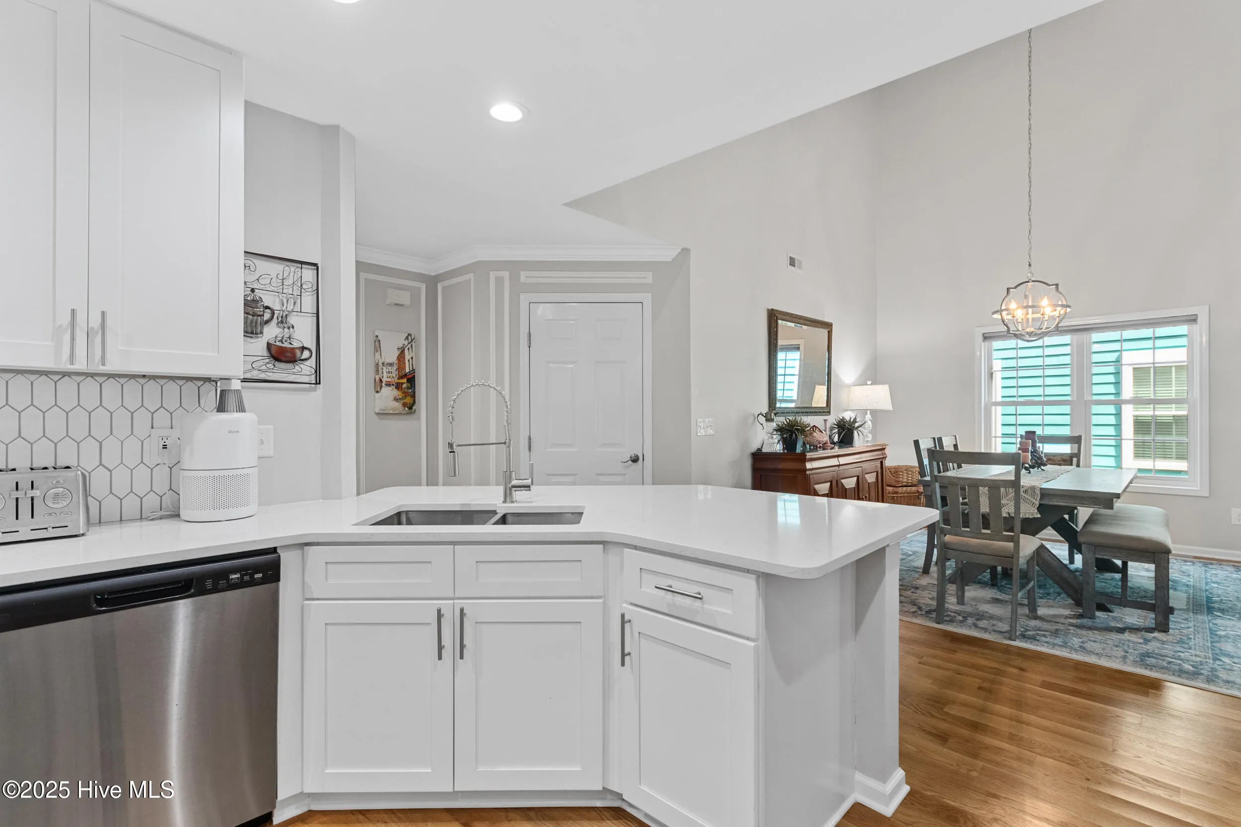 Kure Beach, North Carolina 28449, United States, 3 Bedrooms Bedrooms, ,3 BathroomsBathrooms,Residential,Pending,199904