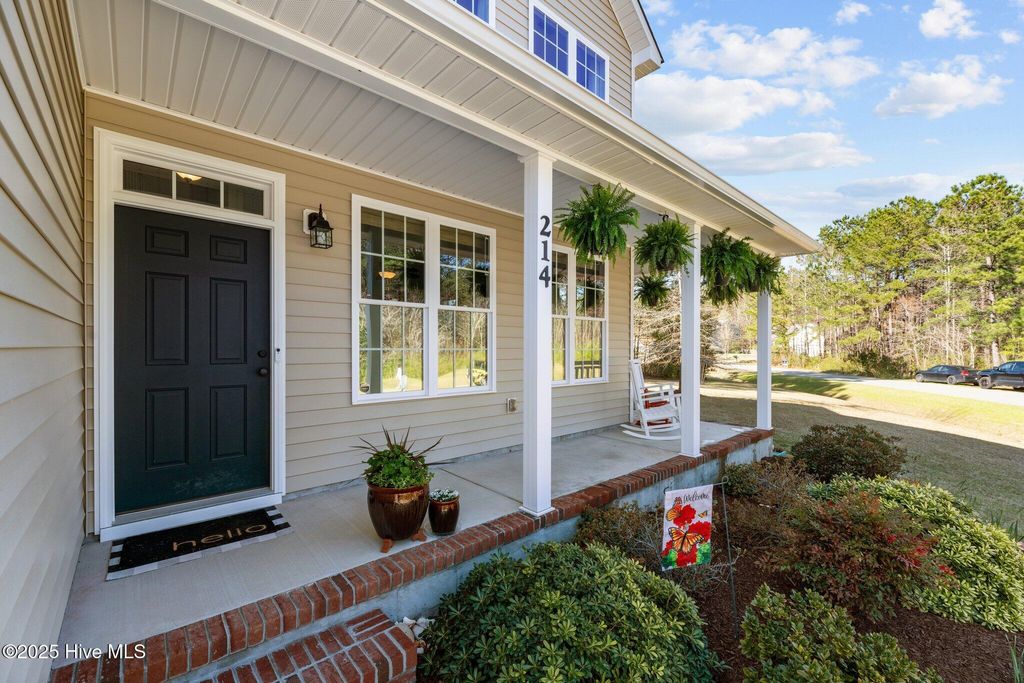 Photo of 214 Green Trees Drive, New Bern, NC 28560 (MLS # 100539675)