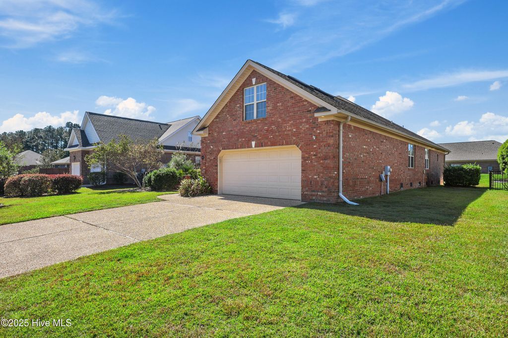 Photo of 1007 Ringlet Court, Leland, NC 28479 (MLS # 100536932)