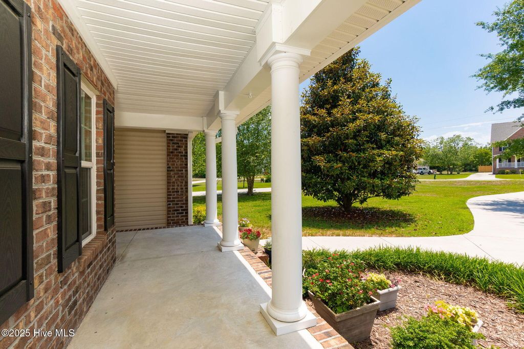 Photo of 232 E Ivybridge Drive, Hubert, NC 28539 (MLS # 100495124)