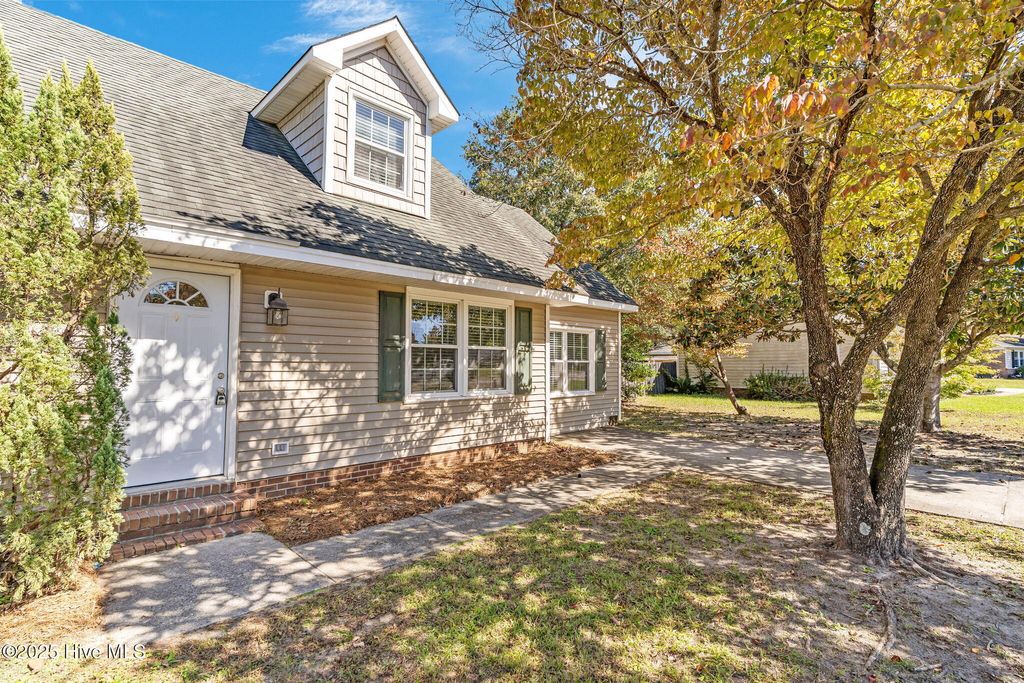 Photo of 832 Arnold Road, Wilmington, NC 28412 (MLS # 100537255)