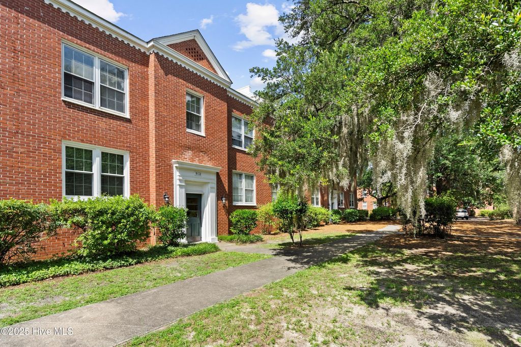 Photo of 2940 Oleander Drive #C9, Wilmington, NC 28403 (MLS # 100519581)