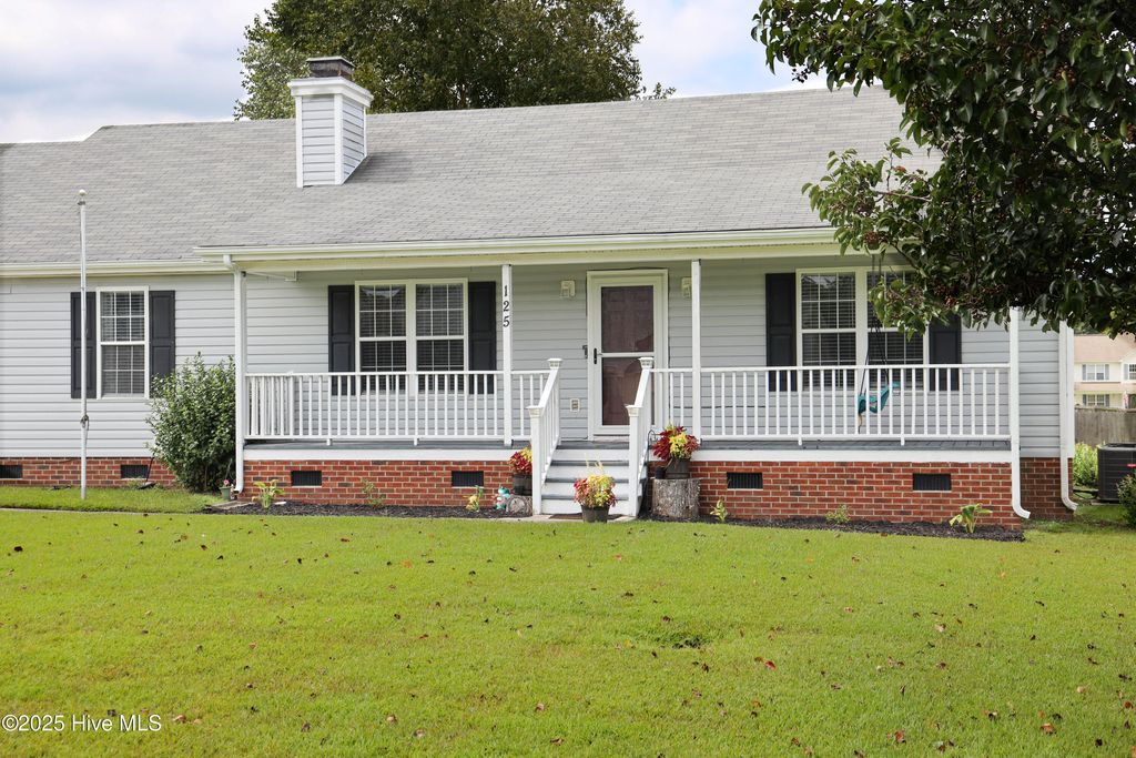 Photo of 125 Kanton Drive, Jacksonville, NC 28540 (MLS # 100528677)