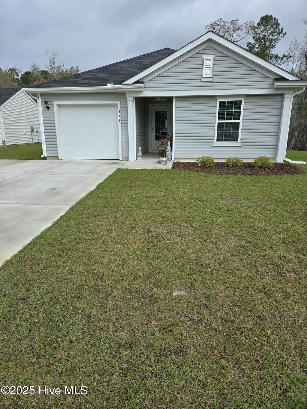 listing image 0