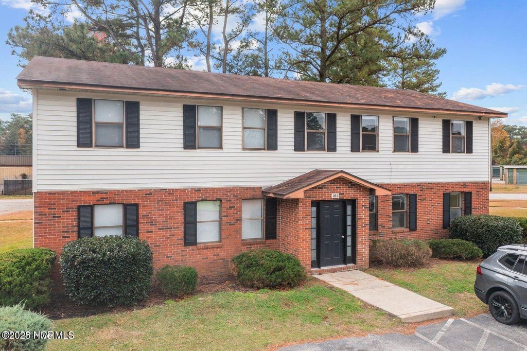 Photo of 101 Ravenwood Drive #C, Jacksonville, NC 28546 (MLS # 100542477)