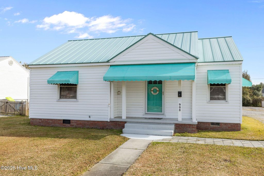 Photo of 908 N 20th Street, Morehead City, NC 28557 (MLS # 100543794)