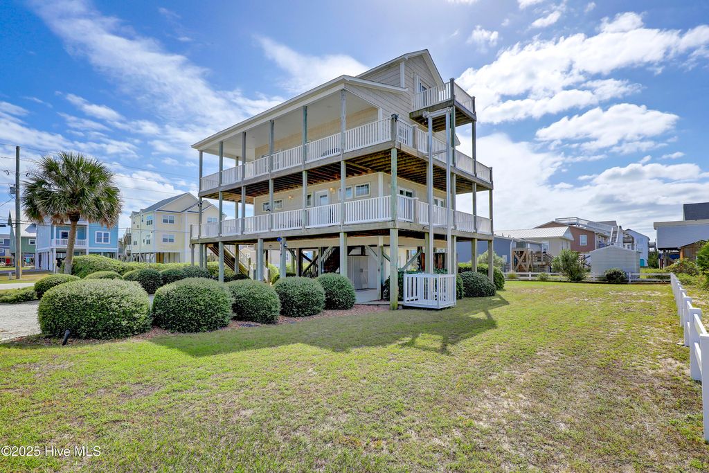 Photo of 132 Reeves Street, North Topsail Beach, NC 28460 (MLS # 100533644)