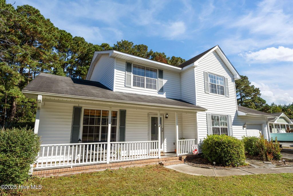 Photo of 615 Walden Place, Jacksonville, NC 28546 (MLS # 100539001)