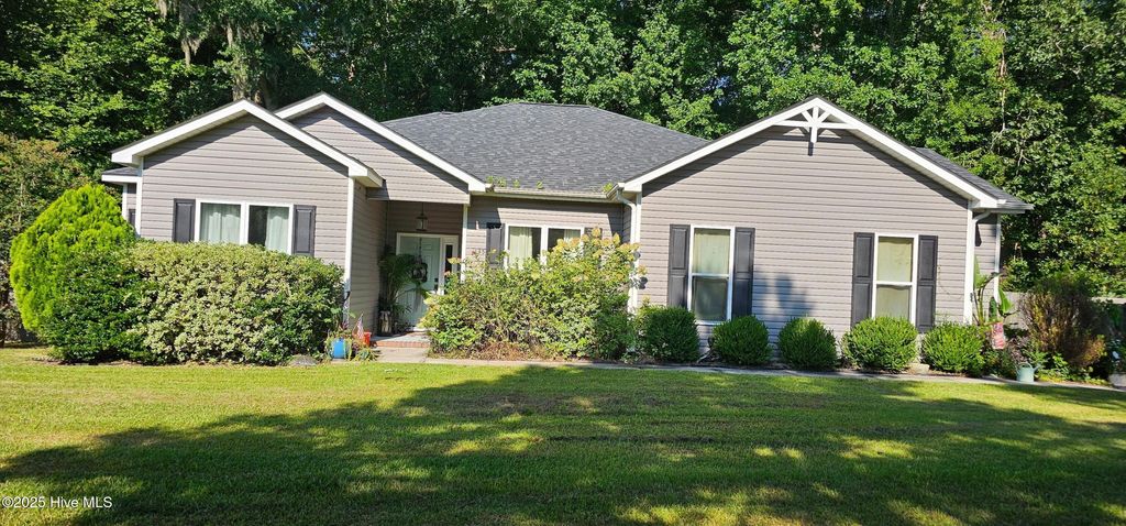 Photo of 135 Stones Throw Court, Rocky Point, NC 28457 (MLS # 100527089)