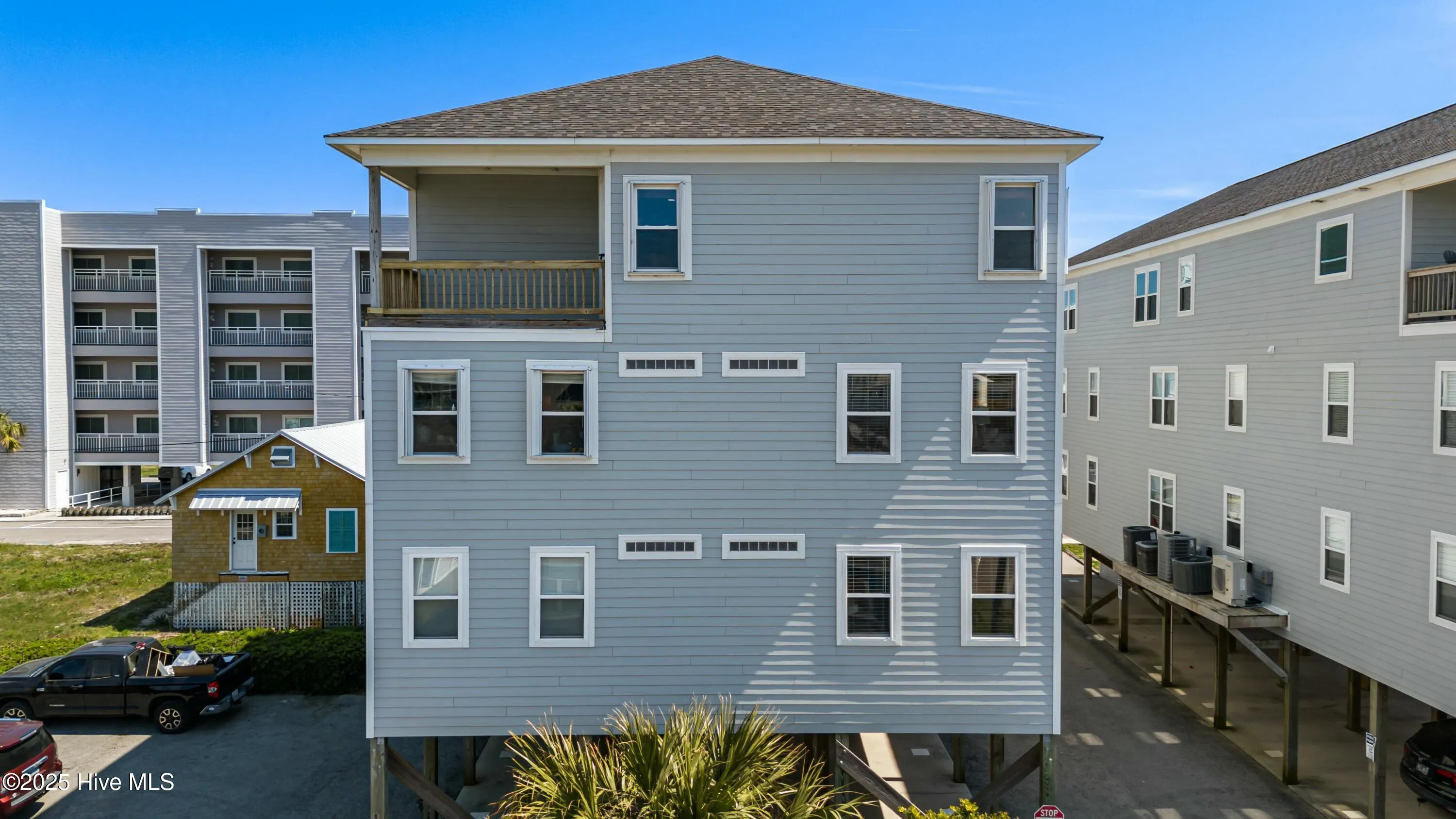 Carolina Beach, North Carolina 28428, United States, 4 Bedrooms Bedrooms, ,3 BathroomsBathrooms,Residential,Active,98587