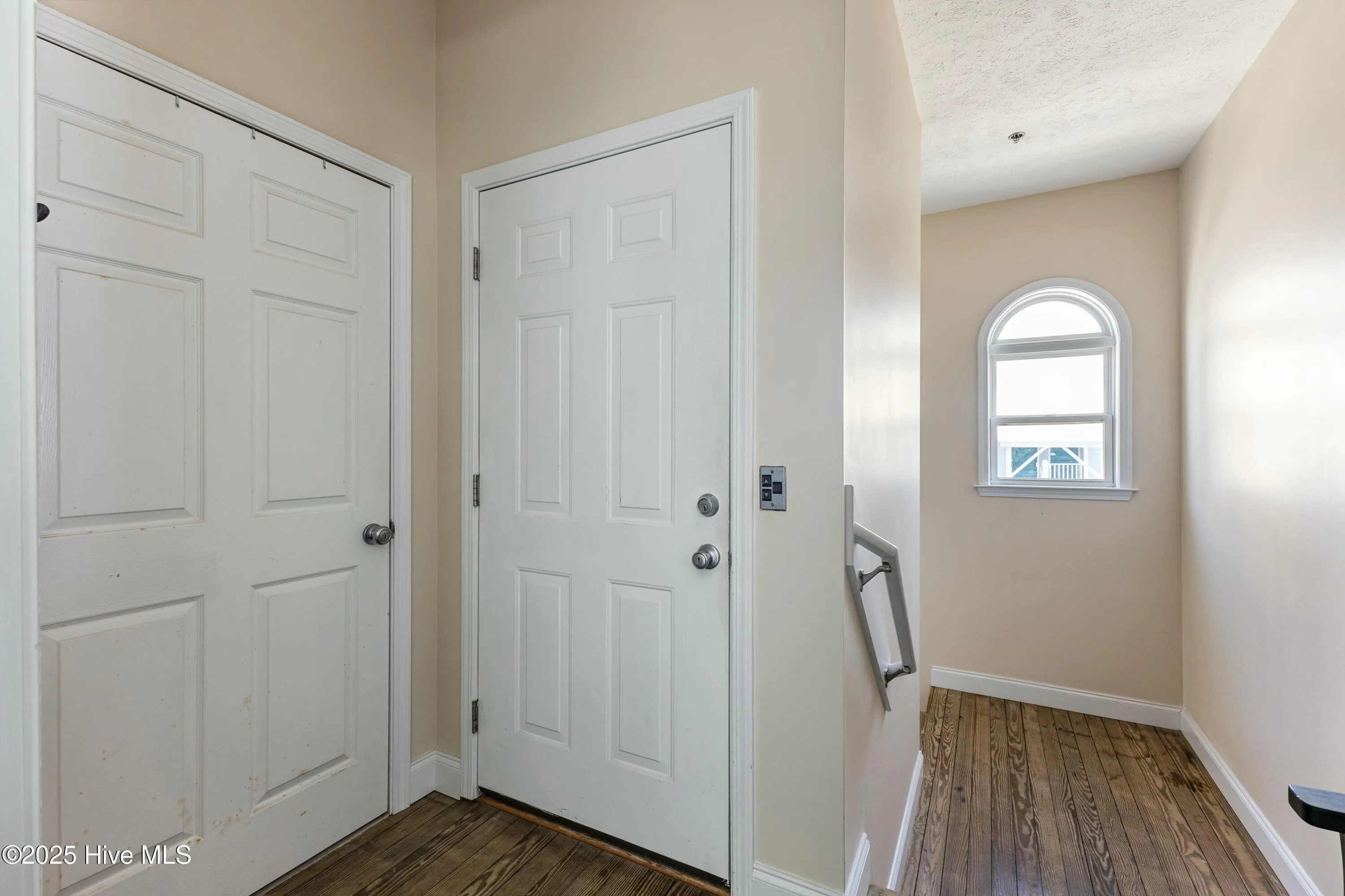 Carolina Beach, North Carolina 28428, United States, 4 Bedrooms Bedrooms, ,3 BathroomsBathrooms,Residential,Active,98587