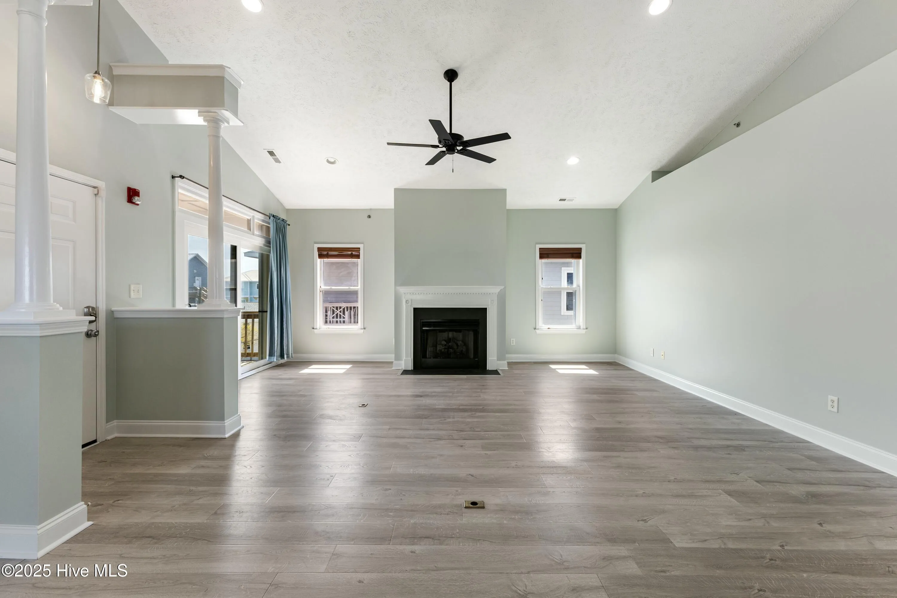 Carolina Beach, North Carolina 28428, United States, 4 Bedrooms Bedrooms, ,3 BathroomsBathrooms,Residential,Active,98587