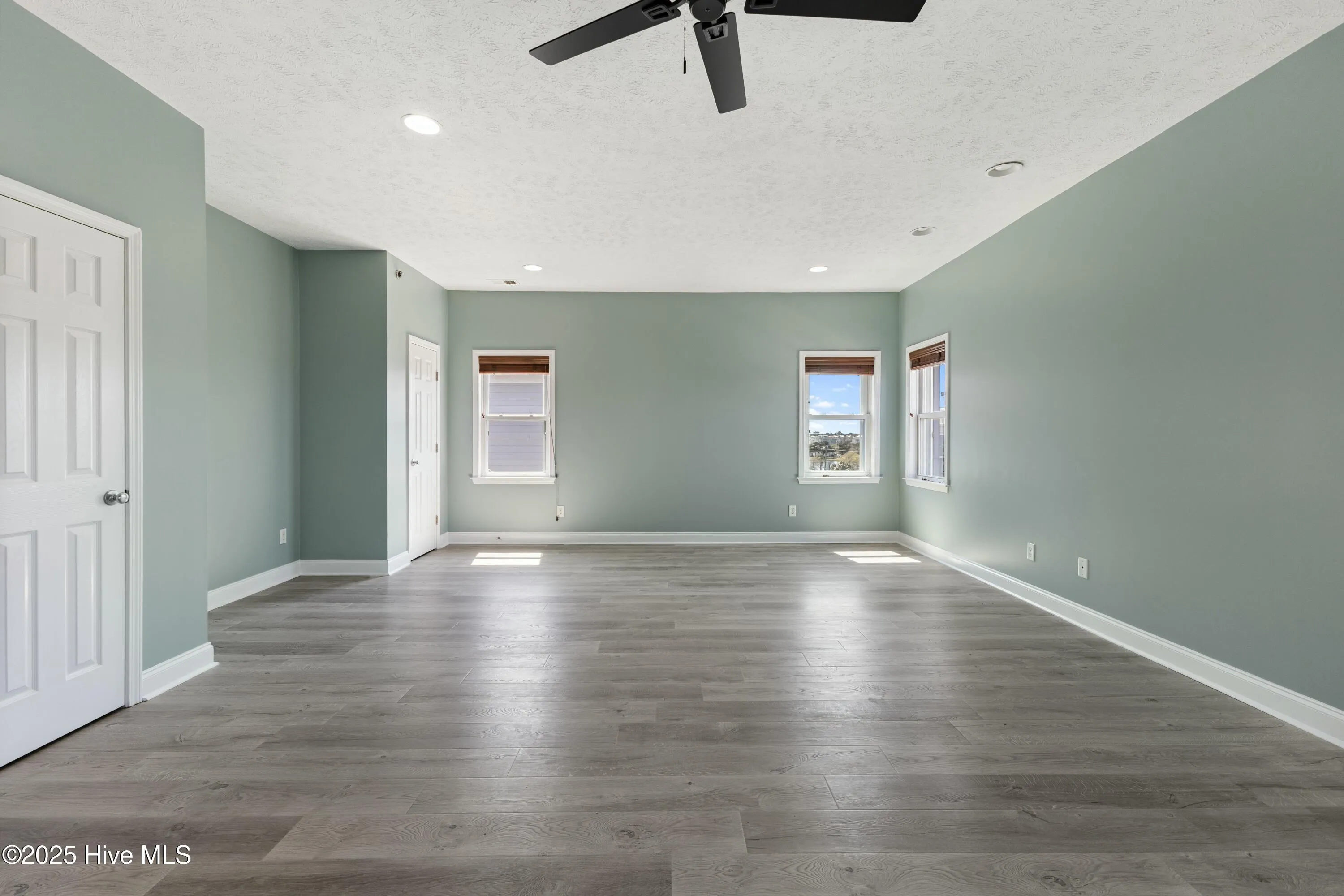 Carolina Beach, North Carolina 28428, United States, 4 Bedrooms Bedrooms, ,3 BathroomsBathrooms,Residential,Active,98587