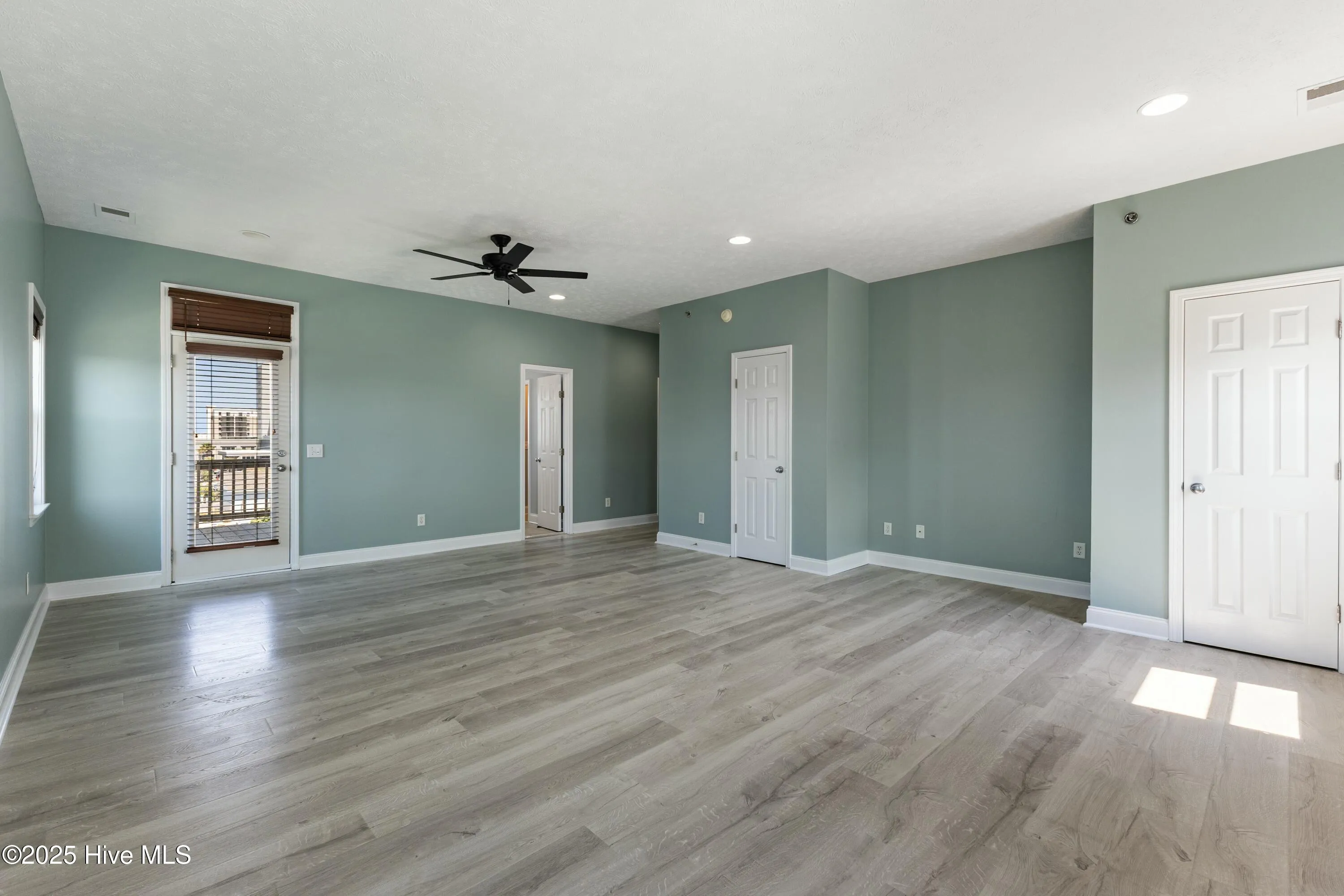 Carolina Beach, North Carolina 28428, United States, 4 Bedrooms Bedrooms, ,3 BathroomsBathrooms,Residential,Active,98587