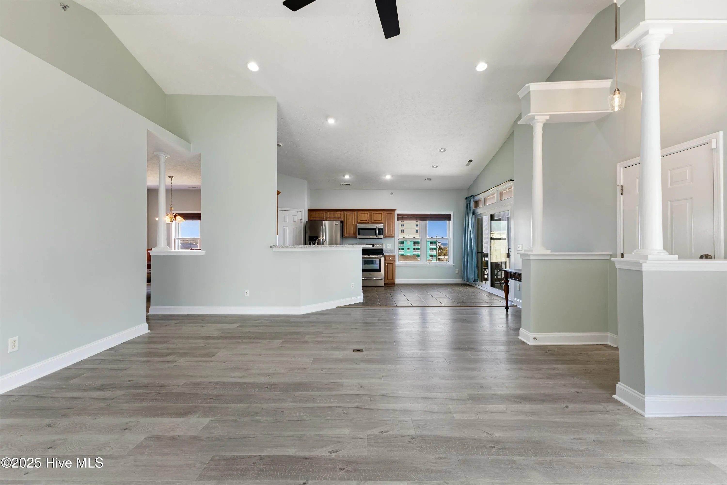 Carolina Beach, North Carolina 28428, United States, 4 Bedrooms Bedrooms, ,3 BathroomsBathrooms,Residential,Active,98587