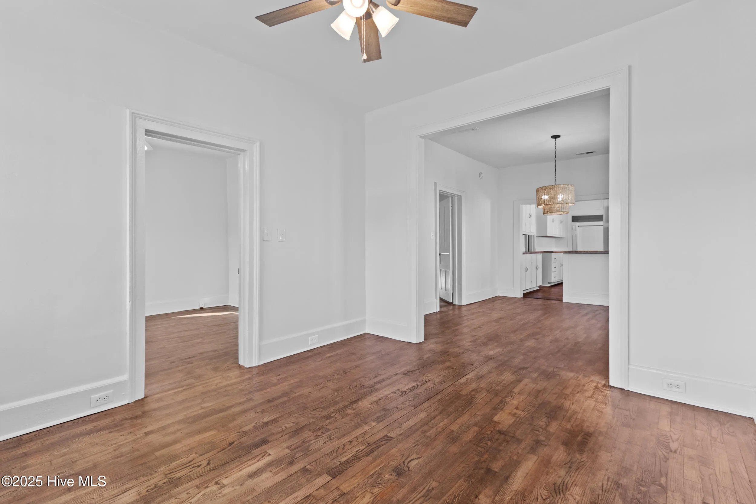 Wilmington, North Carolina 28401, United States, 4 Bedrooms Bedrooms, ,2 BathroomsBathrooms,Residential,Pending,253733