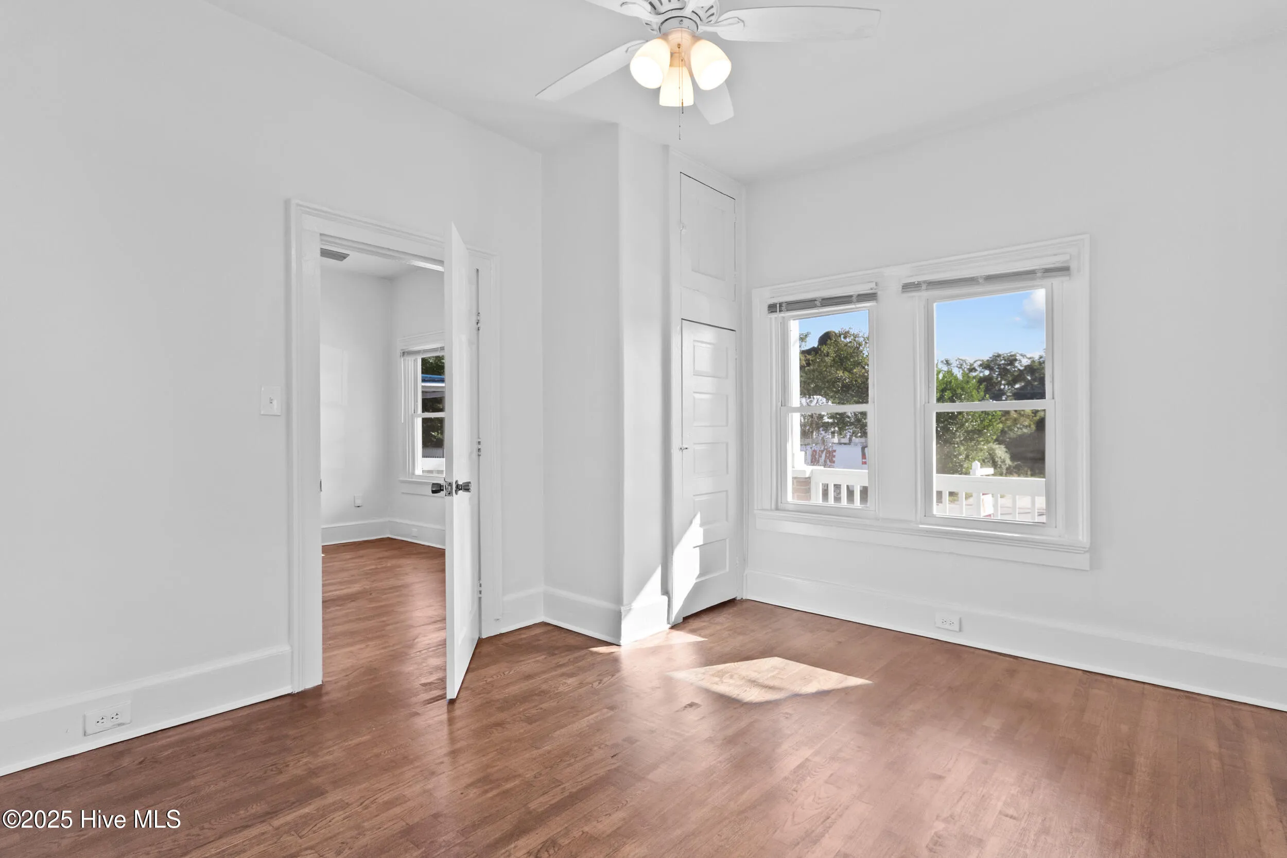 Wilmington, North Carolina 28401, United States, 4 Bedrooms Bedrooms, ,2 BathroomsBathrooms,Residential,Pending,253733