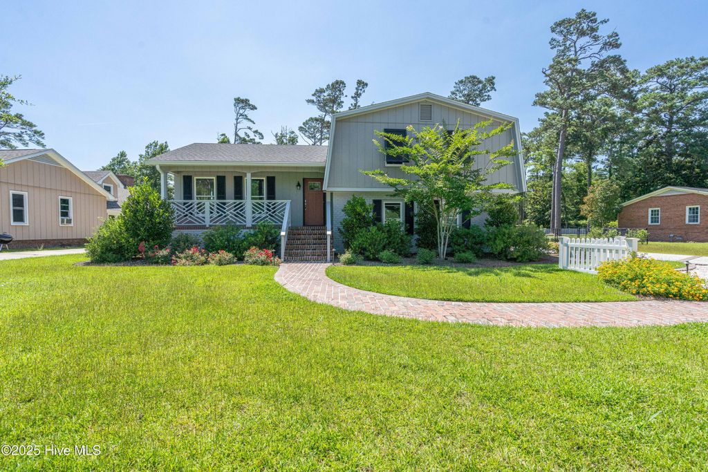 Photo of 218 Larkin Street, Morehead City, NC 28557 (MLS # 100514735)