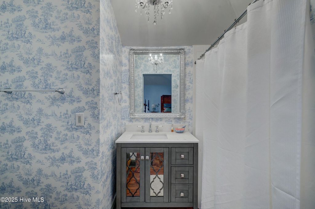 listing image 103
