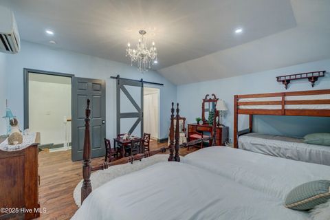 listing image 102