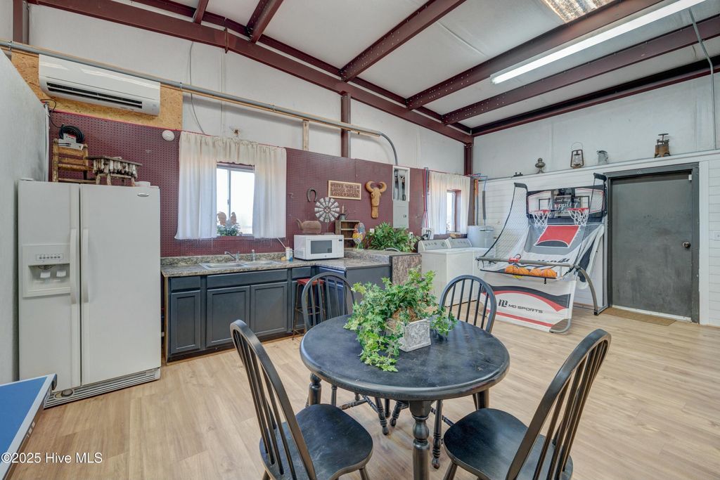 listing image 112