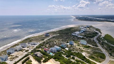 A home in Oak Island