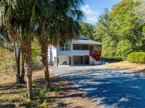 A home in Oak Island