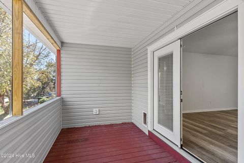 A home in Oak Island